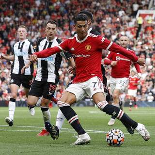Дубль Роналду в первой игре после возвращения принес МЮ победу и лидерство в АПЛ Роналду, Ньюкасл, Манчестер, Юнайтед
