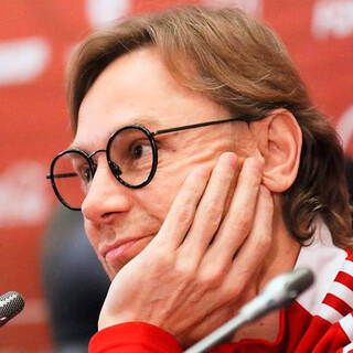 Исполнительница хита «Валера» изменила слова песни в честь Карпина Валера, России, Словенией, Карпина