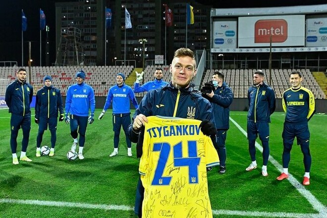 Украины, Виктор, Катар