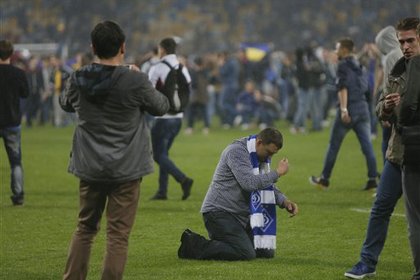 УЕФА наказал «Днепр» за болельщиков-расистов
Днепр, Лиги, Европы, Федецкий, Кочетов