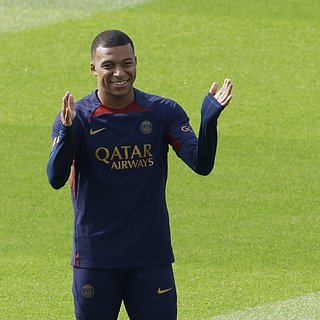 Стало известно о конфликте Мбаппе с президентом ПСЖ Мбаппе, Хелайфи, Foot, Mercato