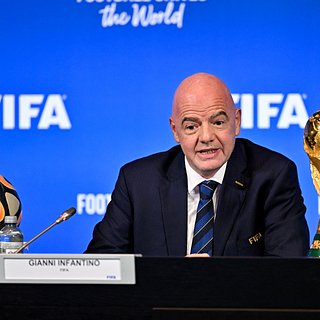 Прокуратура Швейцарии закрыла дело в отношении президента ФИФА Инфантино Инфантино, Швейцарии, Верхнего, Вале, Арнольда