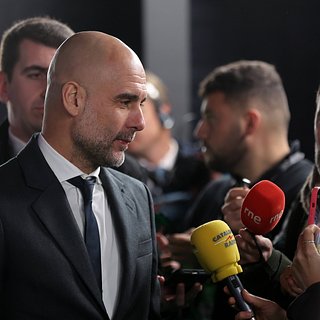 Гвардиола нецензурно ответил на просьбу сравнить «Манчестер Сити» и «Барселону» Гвардиола, Манчестер, Барселону, Сити, Англии