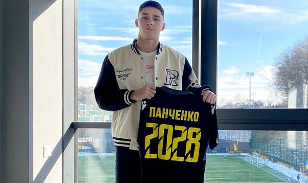ОФИЦИАЛЬНО. Рух продлил контракт с 18-летним нападающим Панченко, Рухом, Юношеской, Лиге