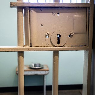 Сидевшего в тюрьме во Франции российского фаната выпустили по УДО Косова, Франции, Марселе, Россию