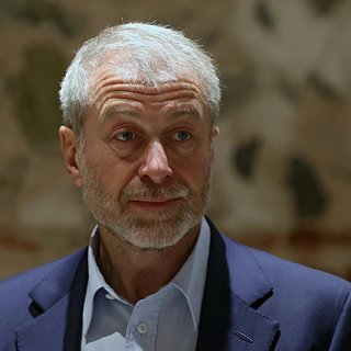 Стало известно о желании Абрамовича купить испанский клуб Абрамович, Лиги, Челси, Англии