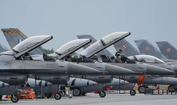 Владимир ЗЕЛЕНСКИЙ: «Самолеты F-16 в ближайшее время будут в Украине» Украине, Зеленский, Дания