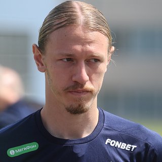 Сафонов получил рабочую визу для игры в ПСЖ Сафонов, Франции, Никаких