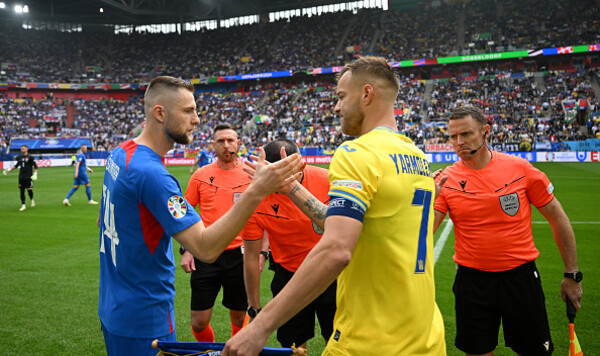 Евро, Украины, Польшей, Эстонией