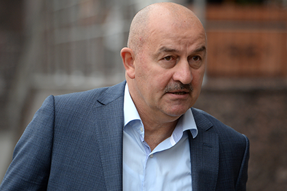 Черчесов пообещал работать в сборной России с достоинством и улыбкой России, Черчесов