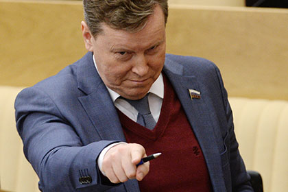 В Госдуме предложили футбольным клубам покупать легионеров на деньги фанатов Нилов, Новости, Олег, Госдуме, России