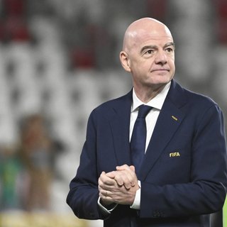 Инфантино извинился за продажу прав на проведение чемпионата мира Инфантино, Совета, Хьюитт, Европе, Дебби