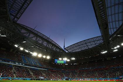 После матча сборной России со стадиона в Петербурге вывезли 33 грузовика мусора Петербург, России, Санкт, Египта, Конюшенной