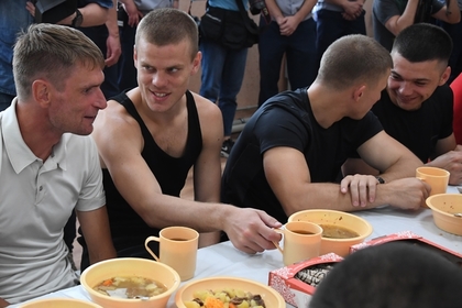 Кокорин, Мамаев, Салюта, Москвы